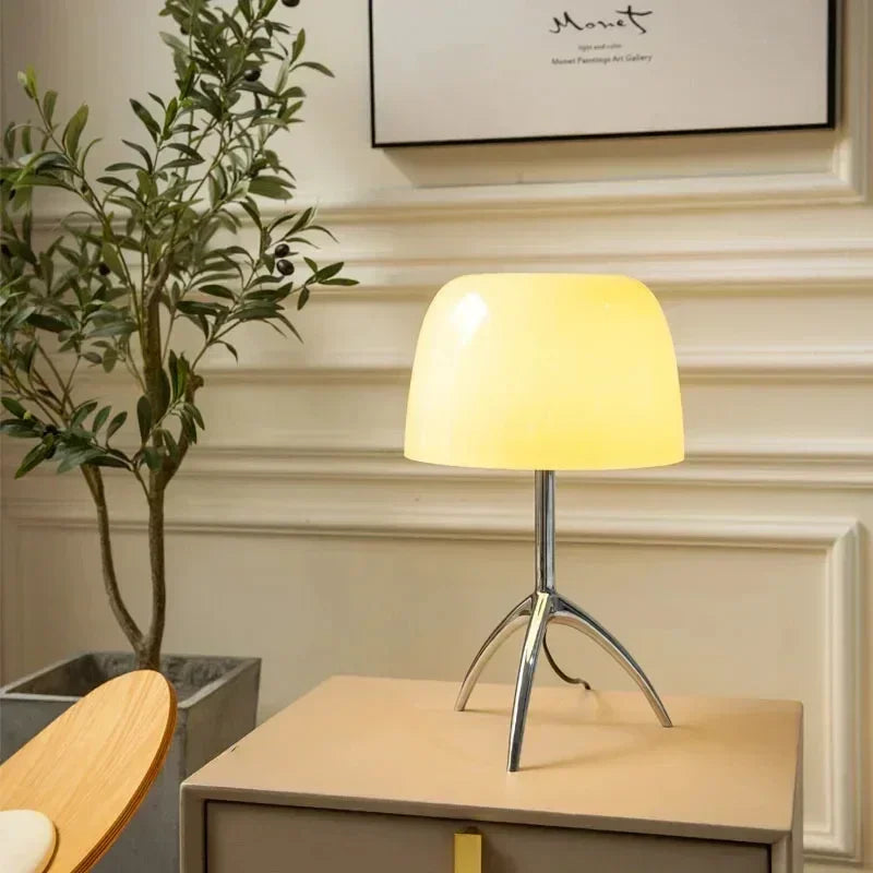 COMO | NORDIC TRIPOD TABLE LAMP WITH CHROME & COPPER BASE