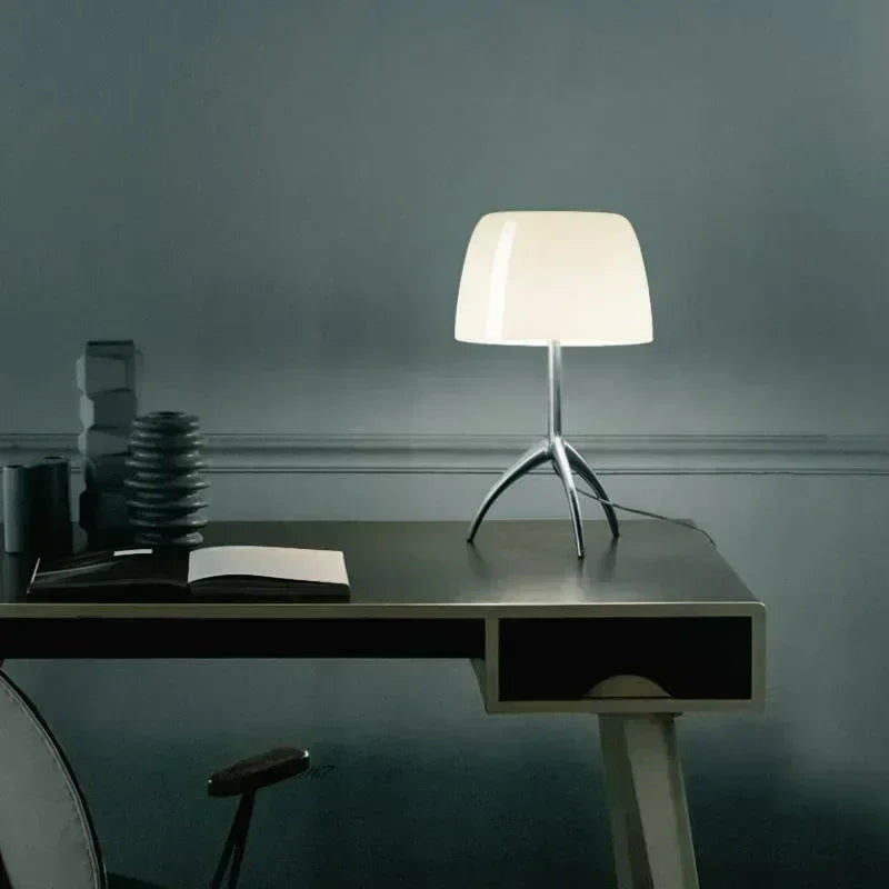 COMO | NORDIC TRIPOD TABLE LAMP WITH CHROME & COPPER BASE