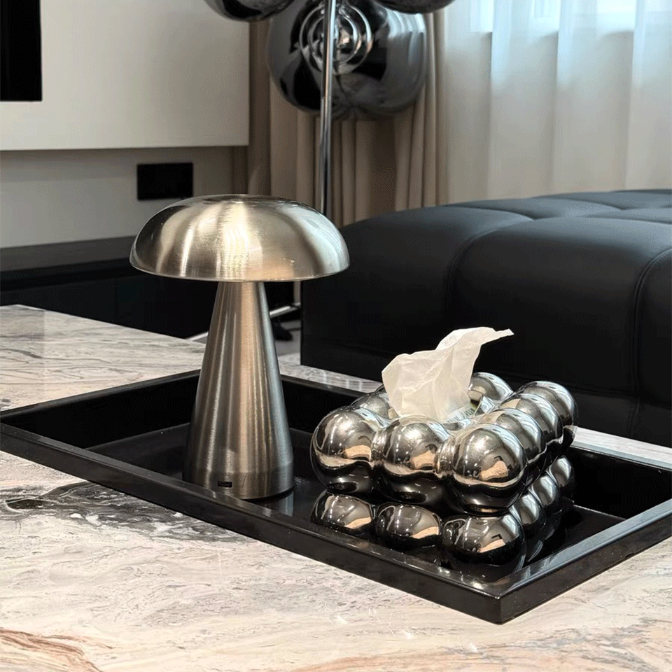 CALLISTO | COLOUR-CHANGING LED LIGHT